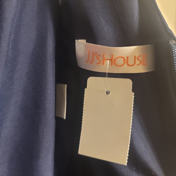 Dress - Picture 4 of 6